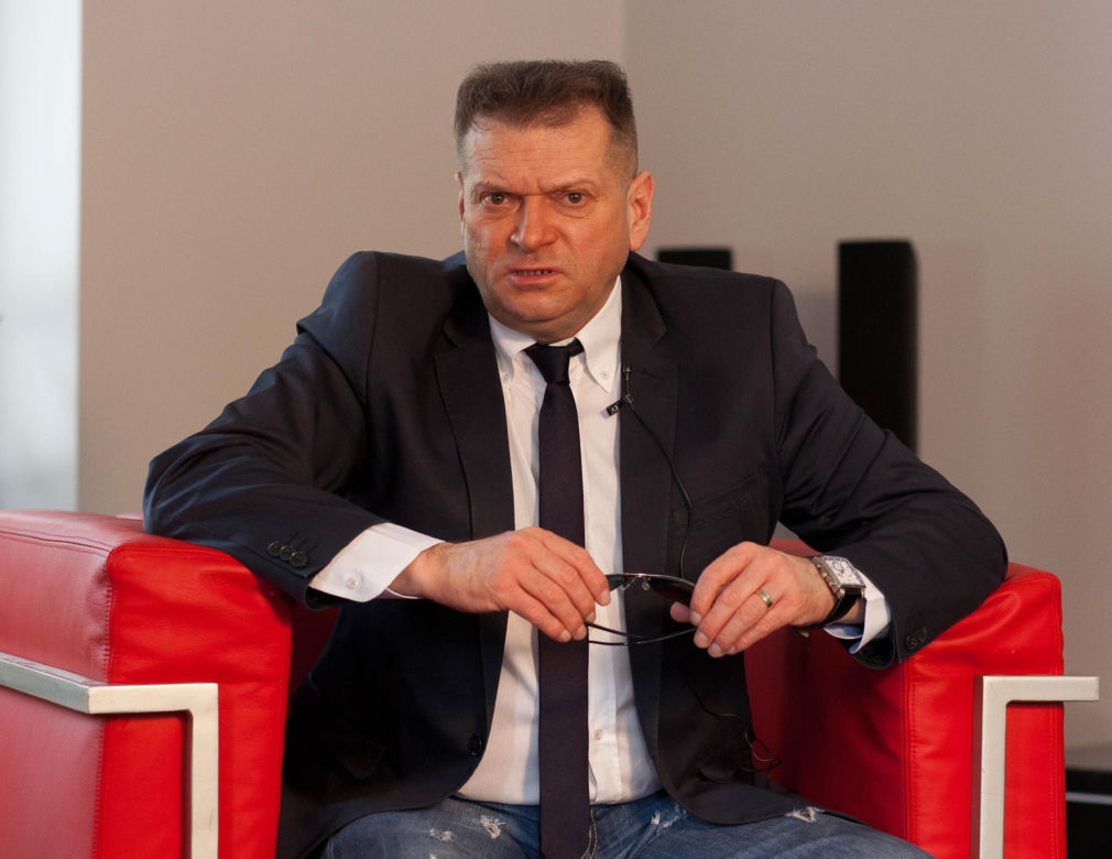 Aż trudno uwierzyć, że tak kiedyś wyglądał Krzysztof Rutkowski. Co za metamorfoza!