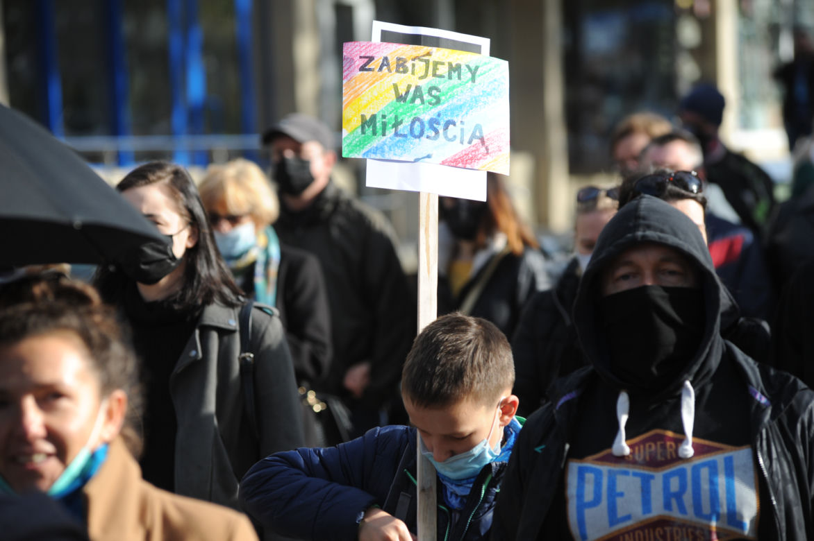 Kołobrzeg: Protest kobiet na ulicach miasta