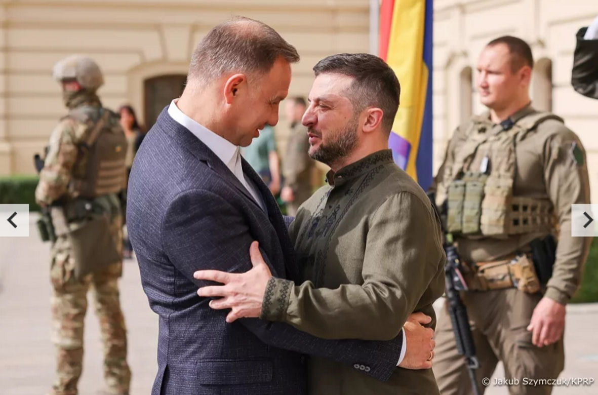 Andrzej Duda w Kijowie. Został uhonorowany w Alei Odważnych