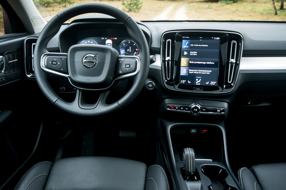 Volvo XC40 D4 AWD AT8 Momentum