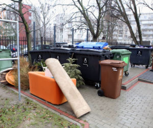 Śmieci drożeją a zalegają w śmietnikach