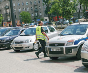 Służbową bryką po pączki
