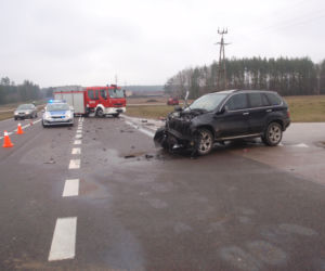 Kamień. BMW zderzyło się z peugetoem. 6 osób rannych