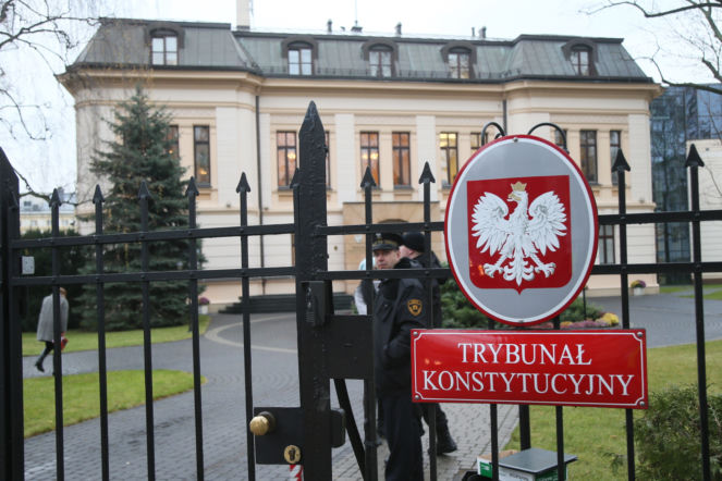 Chaos w Trybunale Konstytucyjnym. Pojawił się kontrowersyjny komunikat, TK mówi o „bezprawnym przejęciu”