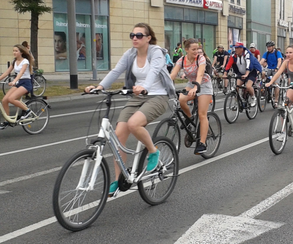 Lubicie jazdę na dwóch kółkach? Koniecznie wybierzcie się na rowerową przejażdżkę z Lokalnymi Przewodnikami i Przewodniczkami.
