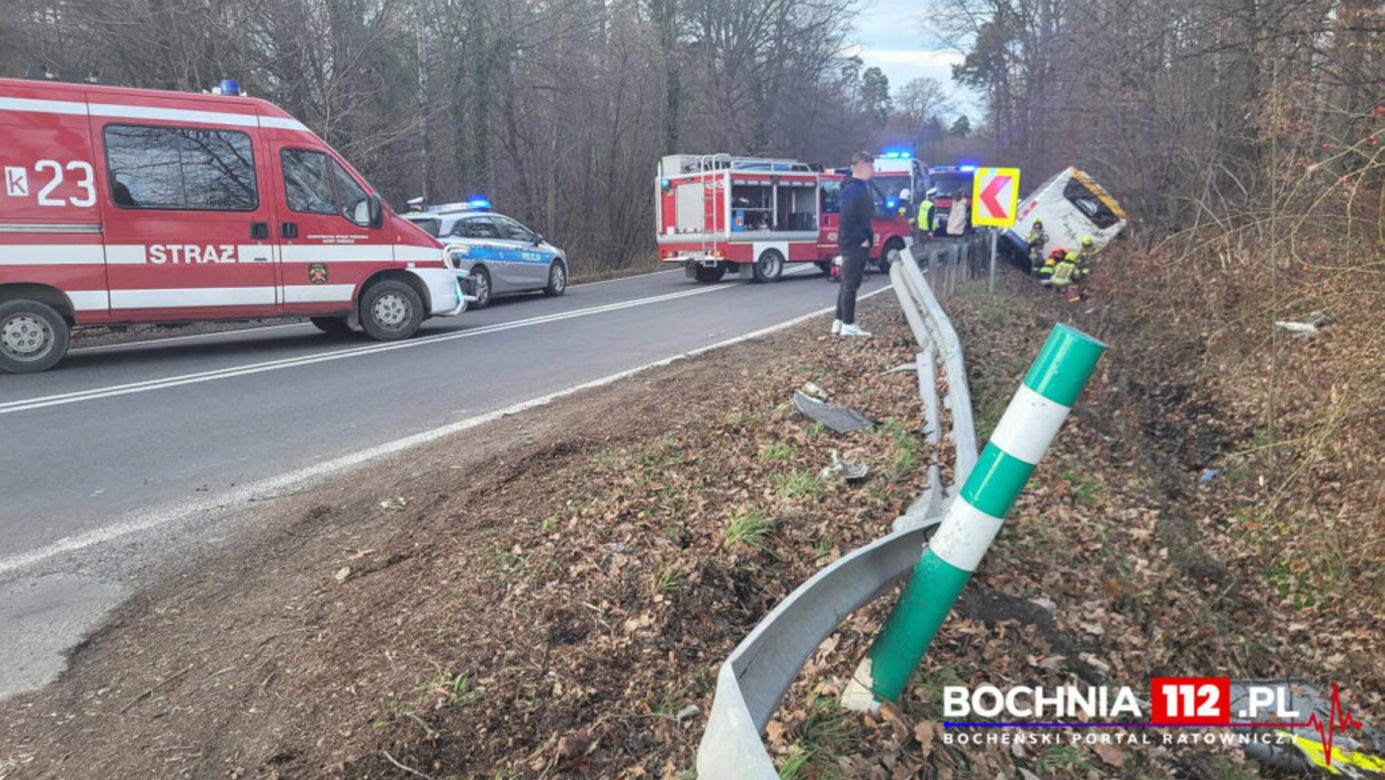 Poważny wypadek autobusu zastępczego transportu kolejowego