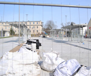 Remont przed dworcem PKP w Iławie - marzec 2020