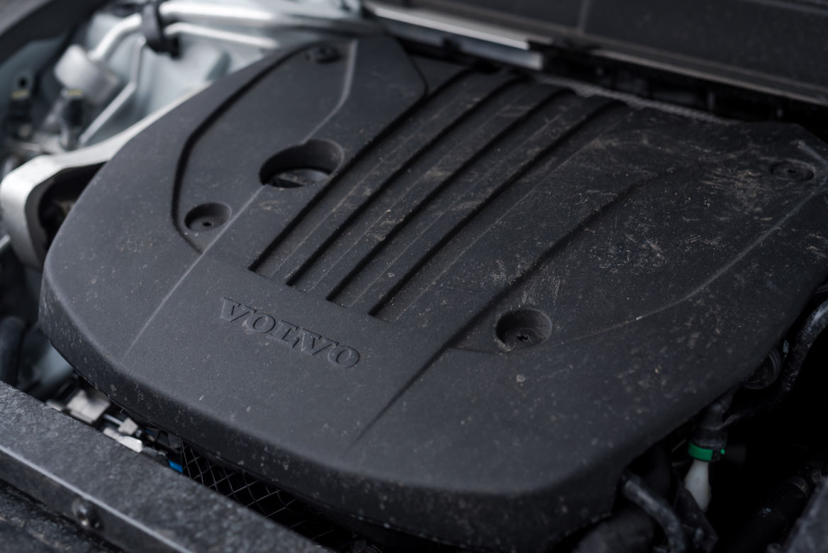 Volvo XC60 B4 Mild Hybrid FWD AT8 Momentum