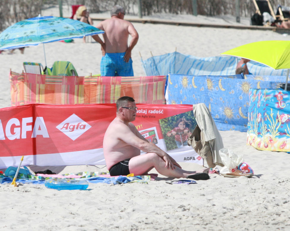 Gorące wakacje europosła Kuźmiuka