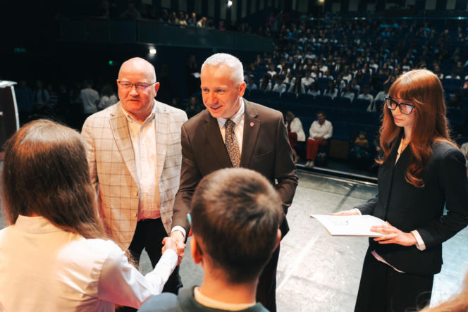 Najzdolniejsi uczniowie odebrali stypendia Prezydenta Miasta Siedlce