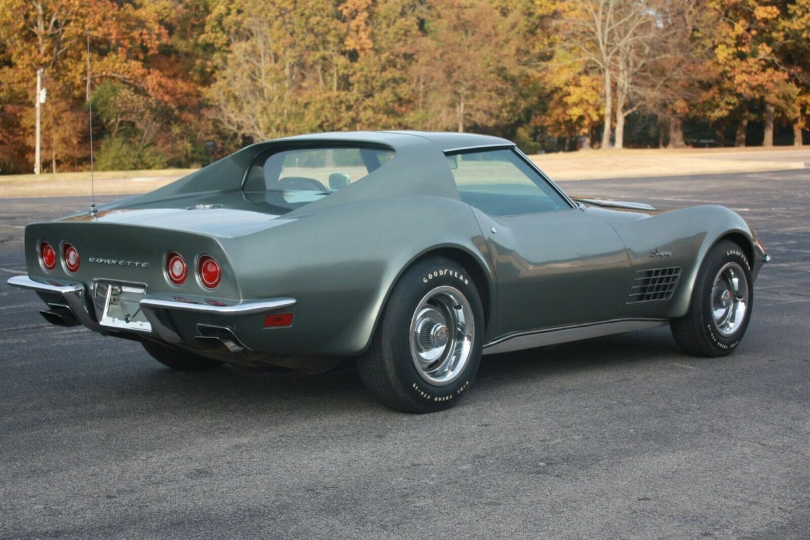 Corvette C3 Stingray z przebiegiem 2155 km