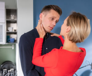 Na Wspólnej odc. 3018. Darek (Michał Mikołajczak), Emilia (Karolina Porcari)