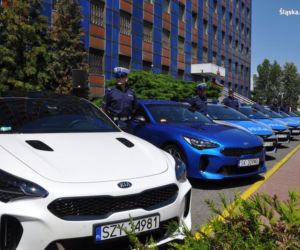 Śląska policja ma nowe radiowozy - hybrydowe Toyoty Corolle i szybkie Kie Stinger