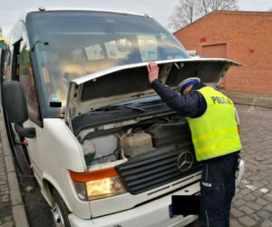 Kontrole autokarów podczas ferii zimowych