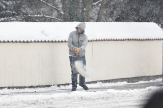 Lodowy deszcz i śnieżyce w Polsce. Koniec siarczystych mrozów