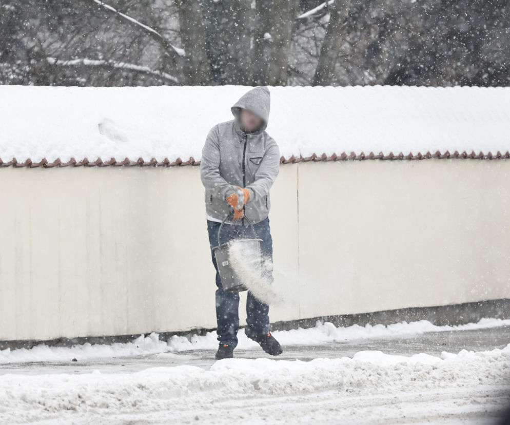 Lodowy deszcz i śnieżyce w Polsce. Koniec siarczystych mrozów