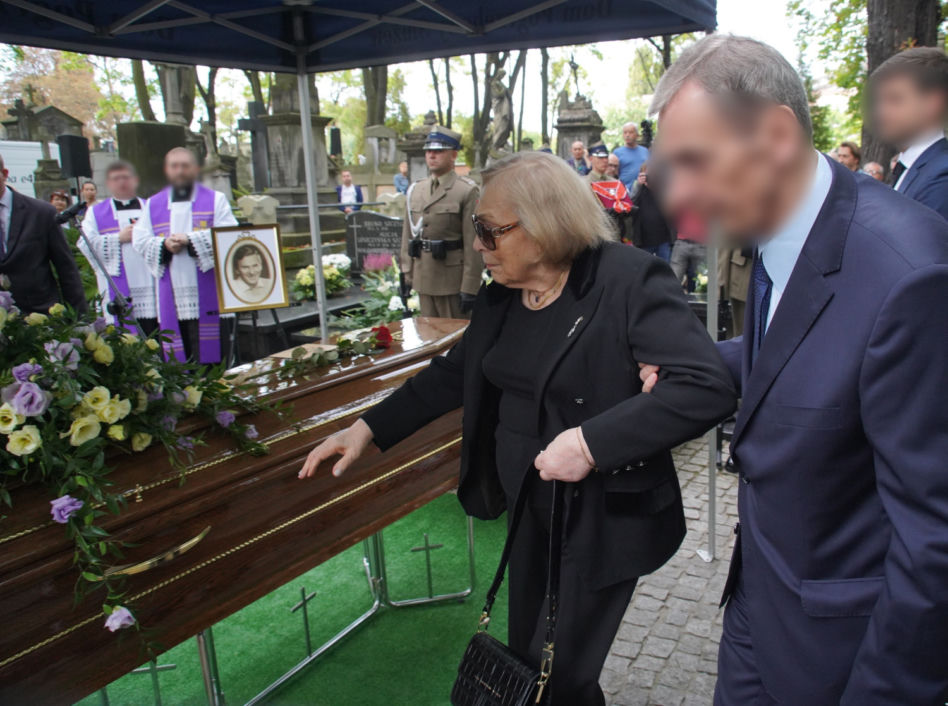 Maria Krawczyk-Gołas. Przygotowała sobie grób z Gołasem