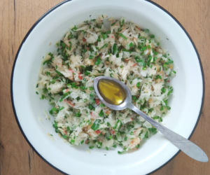 Prosta surówka z kiszonej kapusty krok po kroku
