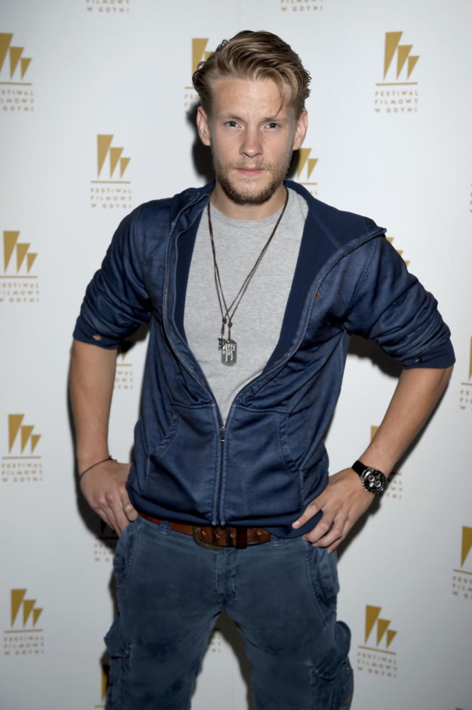 Sebastian Fabijański przeszedł ogromną metamorfozę. Kiedyś twardziel, dziś podbija taneczny parkiet