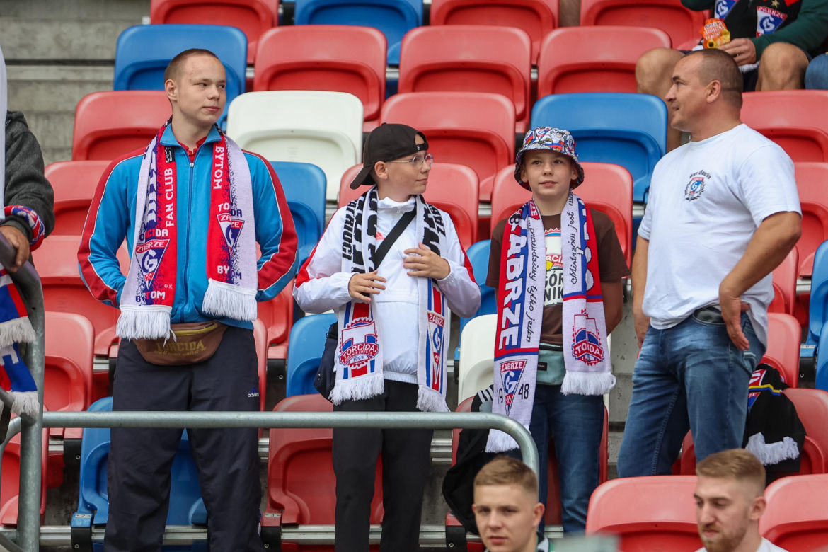 Sportowe emocje na trybunach podczas meczu Górnik Zabrze - Piast Gliwice