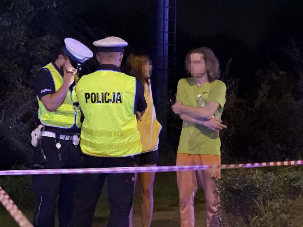W BMW staranował przystanek. Wcześniej stracił prawo jazdy