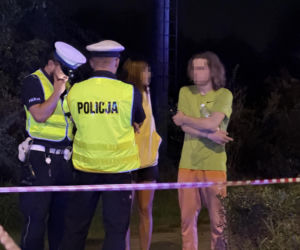 W BMW staranował przystanek. Wcześniej stracił prawo jazdy