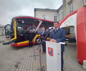 Przekazanie nowych autobusów