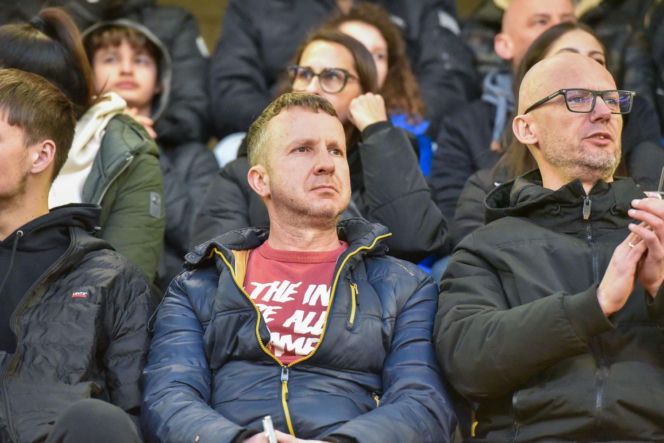 PRES Grupa Dewloperska Toruń - Abramczyk Polonia Bydgoszcz, zdjęcia kibiców i zawodników z pożegnania Adriana Miedzińskiego