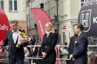 Taneczne powitanie wiosny w Kaliszu. Walc Barbary z filmu „Noce i Dnie” wybrzmiał w sercu miasta