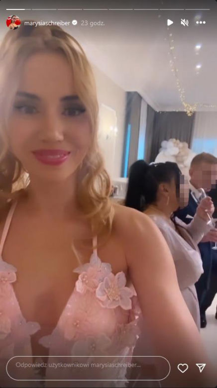 Marianna Schreiber na ślubie mamy