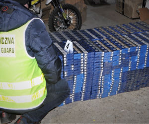Karetki pogotowia jako przykrywka dla kontrabandy! Straż graniczna rozbiła gang przemytników