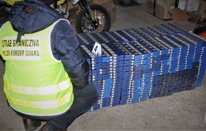 Karetki pogotowia jako przykrywka dla kontrabandy! Straż graniczna rozbiła gang przemytników