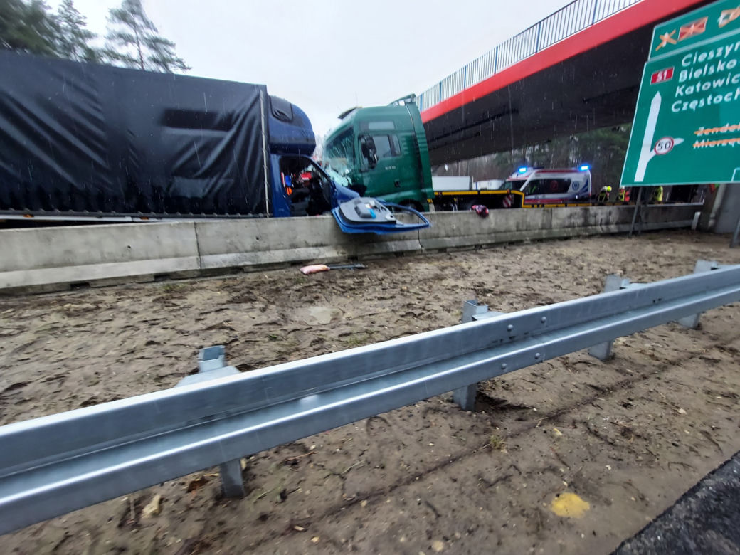 Wypadek na S1 w Mierzęcicach. Zginęła matka z dzieckiem [ZDJĘCIA]