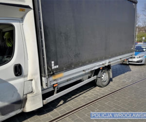 Wrocław: Pijany kierowca wjechał na skrzyżowanie na czerwonym świetle