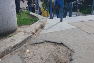 Chodnik łączący Dworzec Centralny i metro Centrum w Warszawie