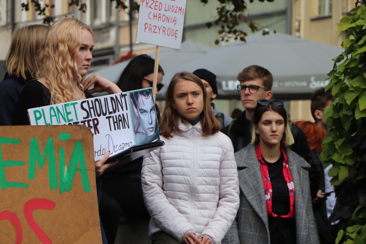 Młodzieżowy Strajk Klimatyczny w Toruniu. Protestowali przeciwko rządowi i korporacjom