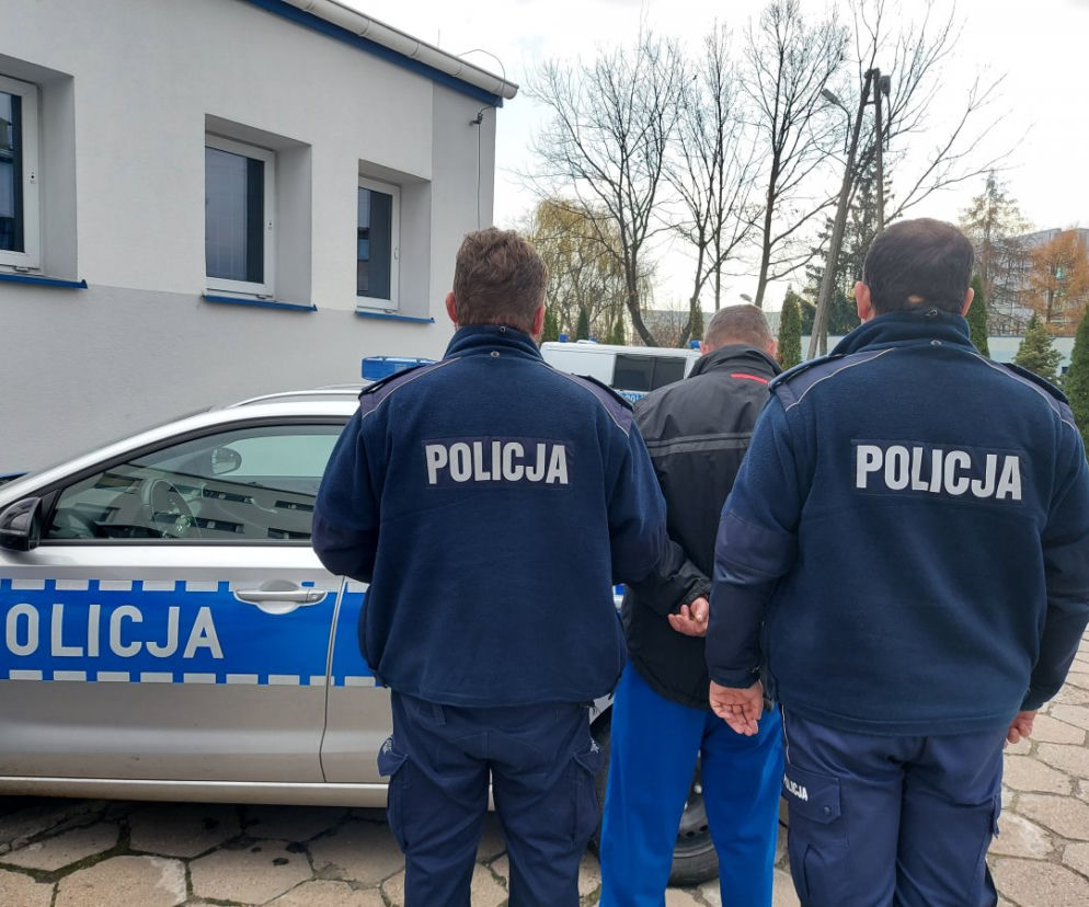 Zelów: 35-latek chciał podpalić mieszkanie sąsiadów. Awantura zakończyła się interwencją policji