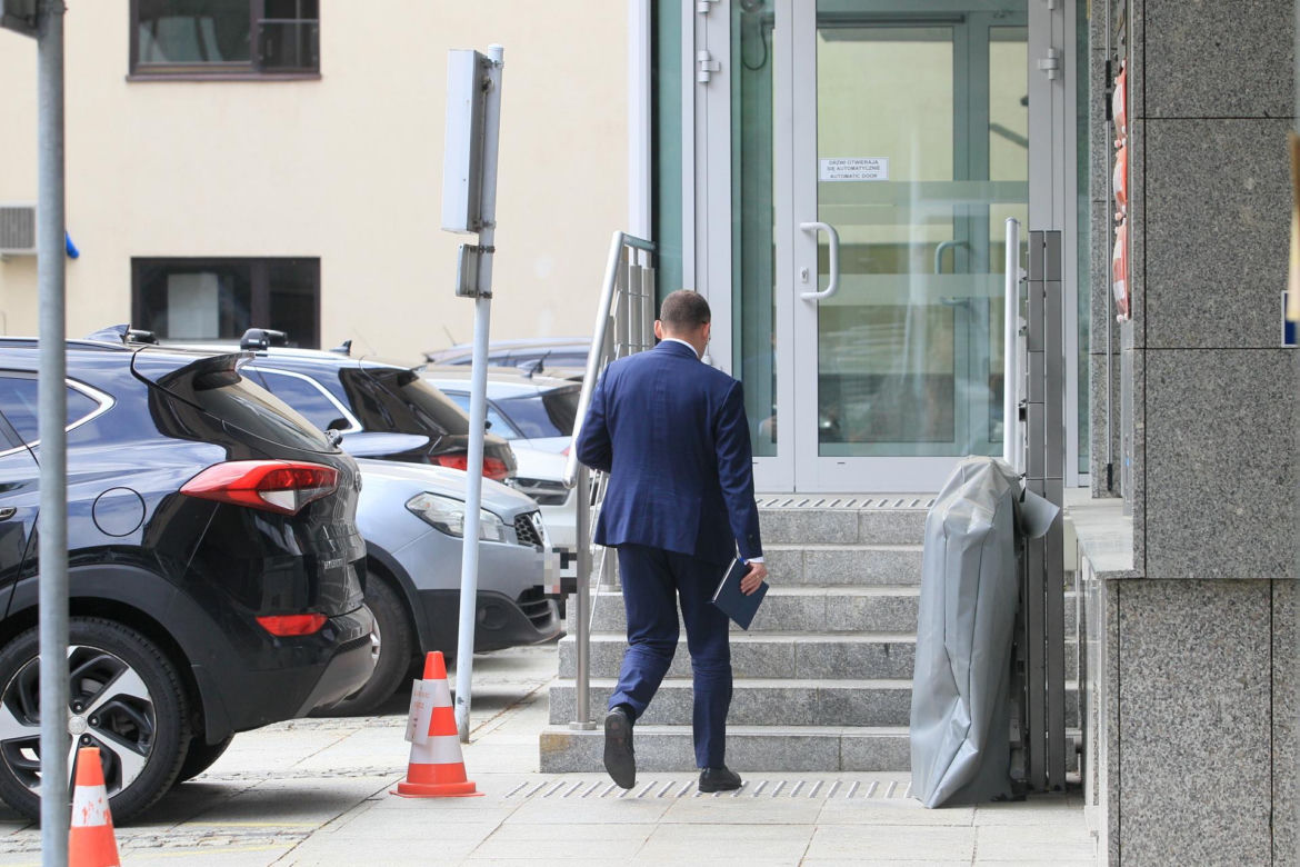 Karol Nawrocki "mebluje" swoją kancelarię  