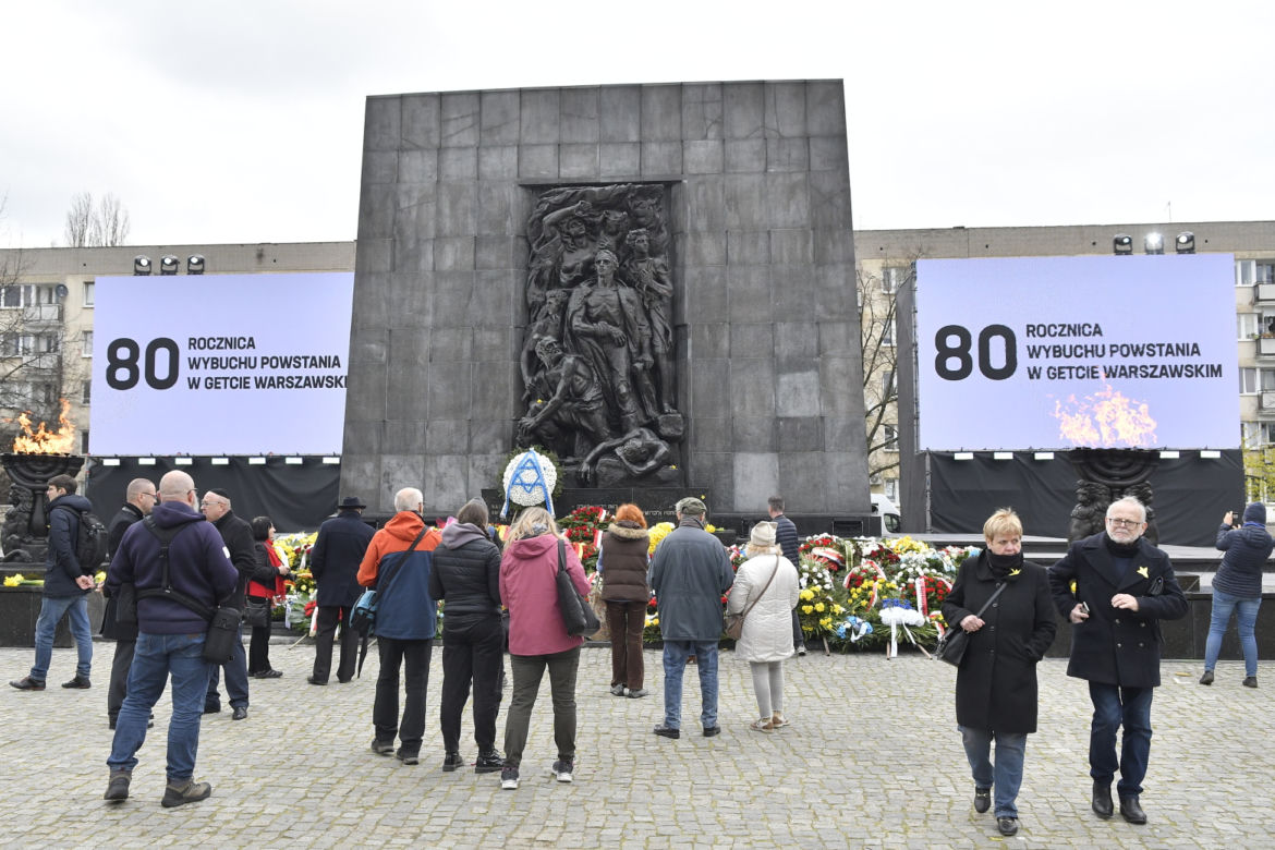 Mocne słowa przed pomnikiem Bohaterów Getta. Obchody 80. rocznicy powstania w getcie warszawskim