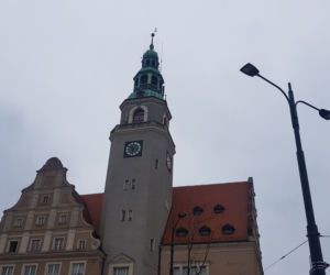 Alpiniści na ratuszu w Olsztynie