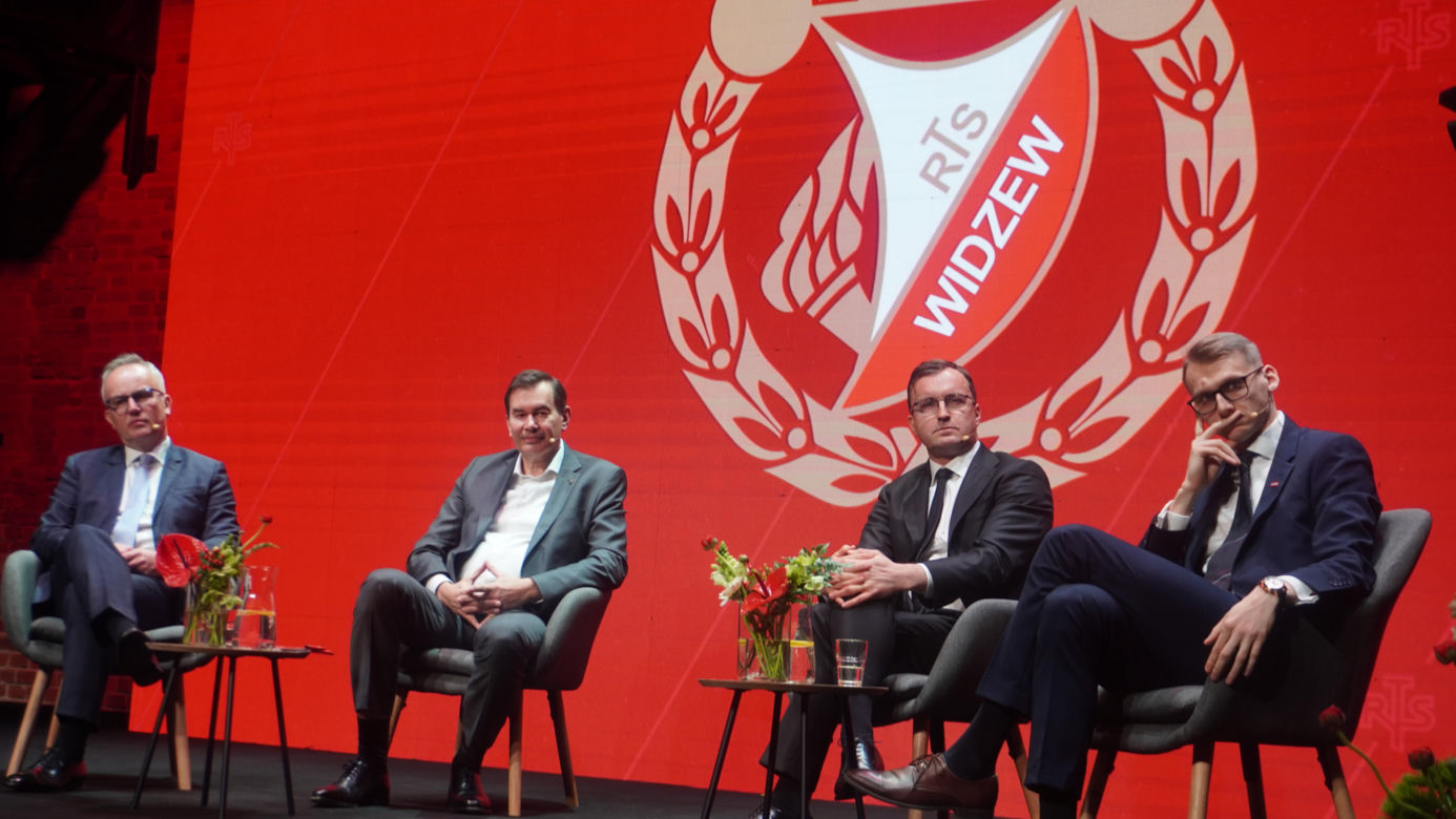 Wielki dzień w ponad 100-letniej historii Widzewa. Robert Dobrzycki oficjalnie nowym właścicielem klubu