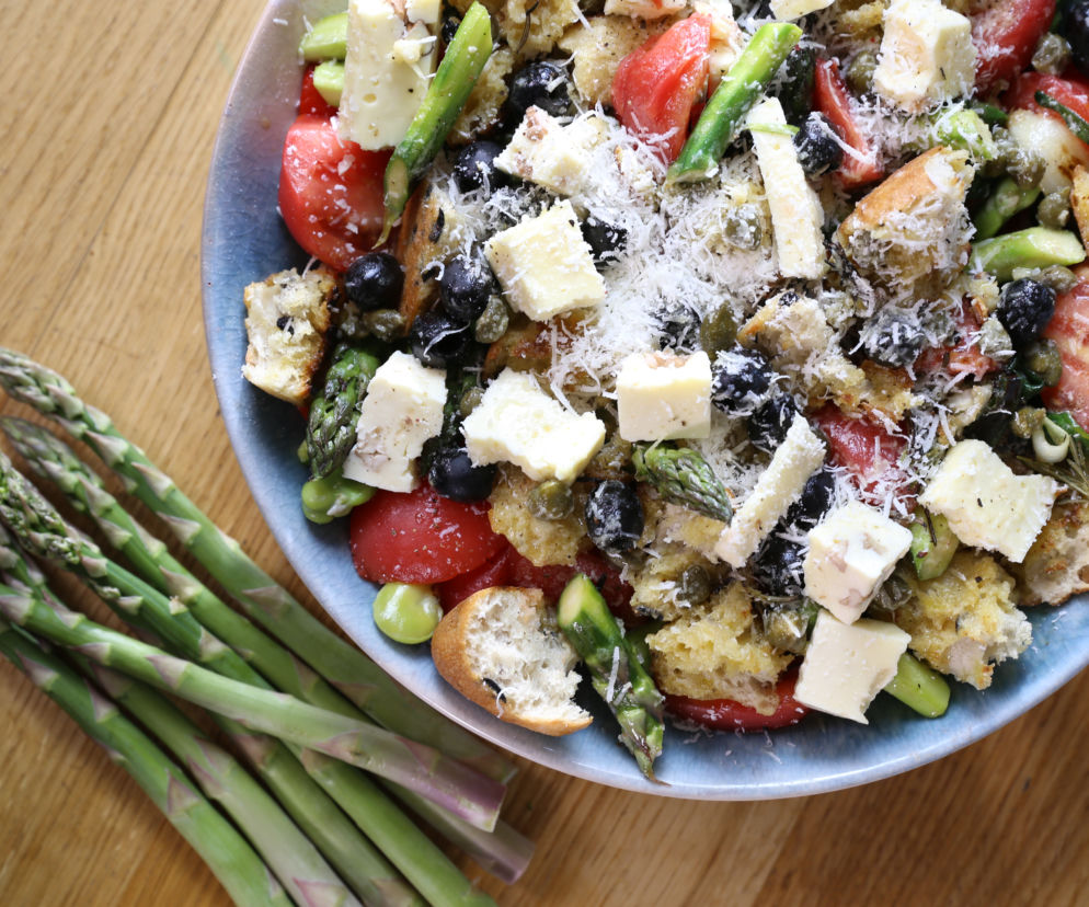 panzanella przepis, przepis na toskańska sałatkę z grzankami, panzanella co to jest, panzanella przepis Agaty Wojdy