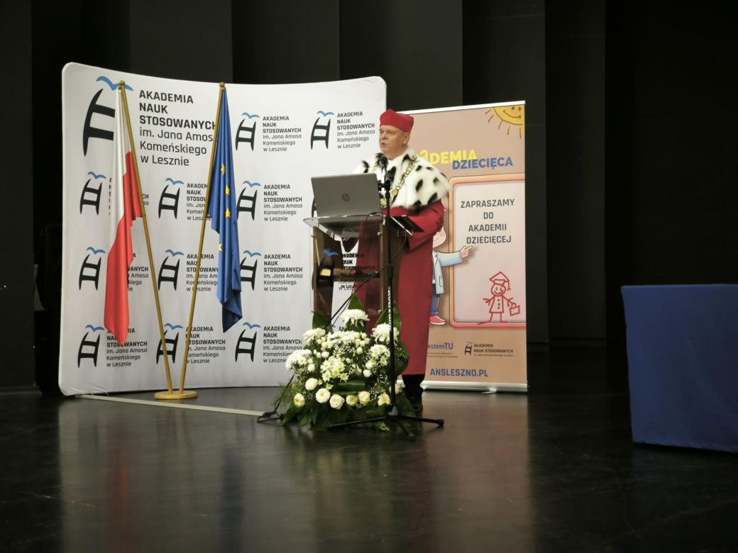 Inauguracja roku akademickiego dziecięcego uniwersytetu w ANS