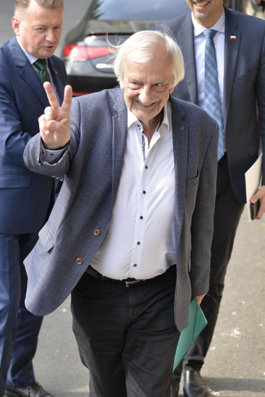 Politycy PiS pilnie wezwani na Nowogrodzką. Co się dzieje?!