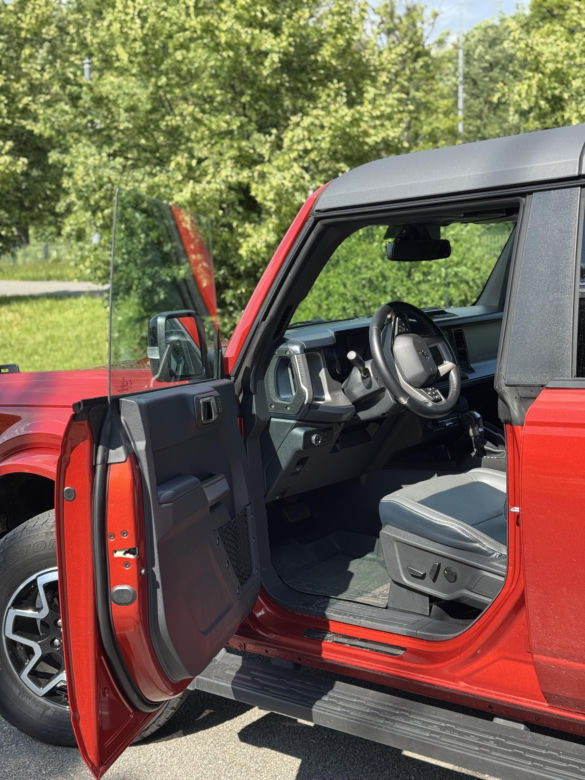 Wnętrze Forda Bronco