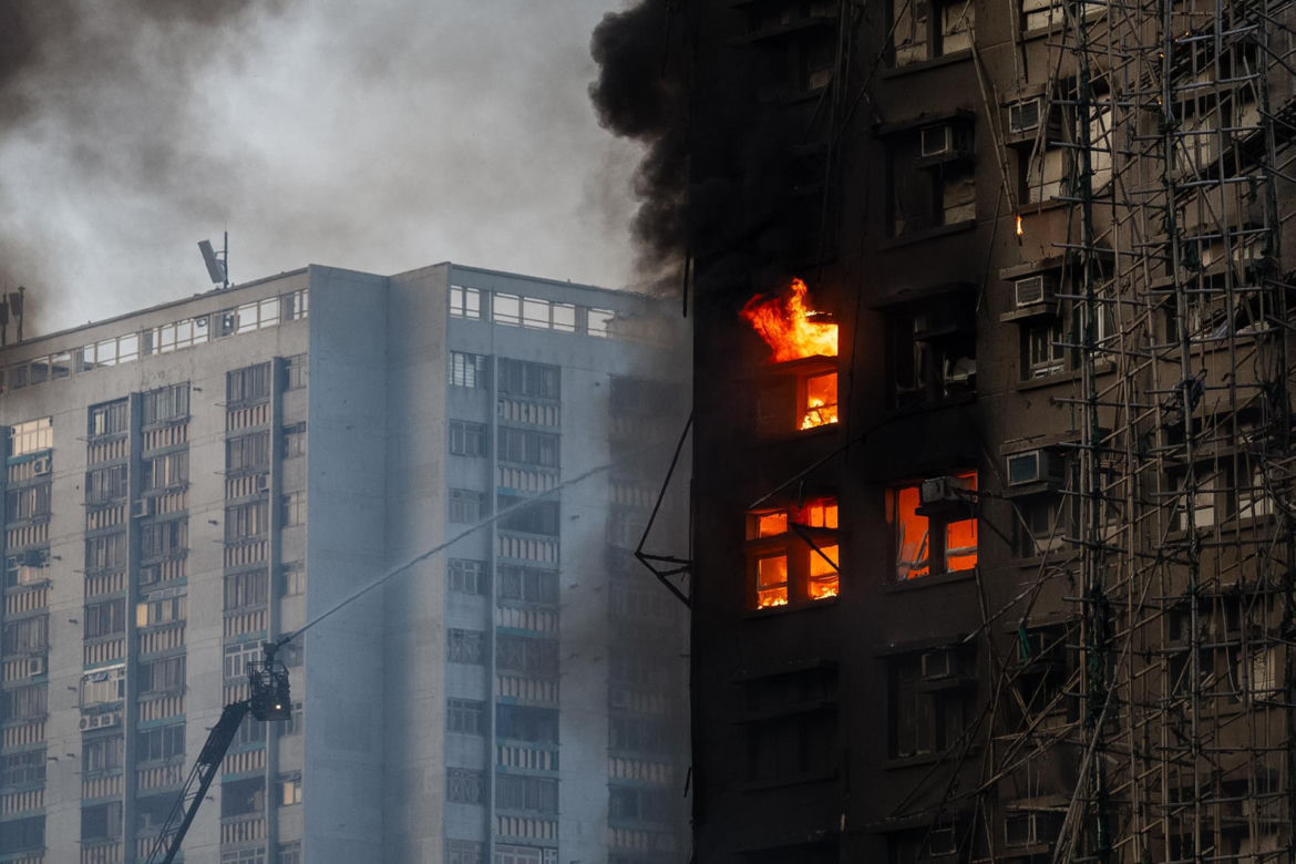 Hongkong/ Co najmniej cztery osoby zginęły w pożarze remontowanych wysokościowców