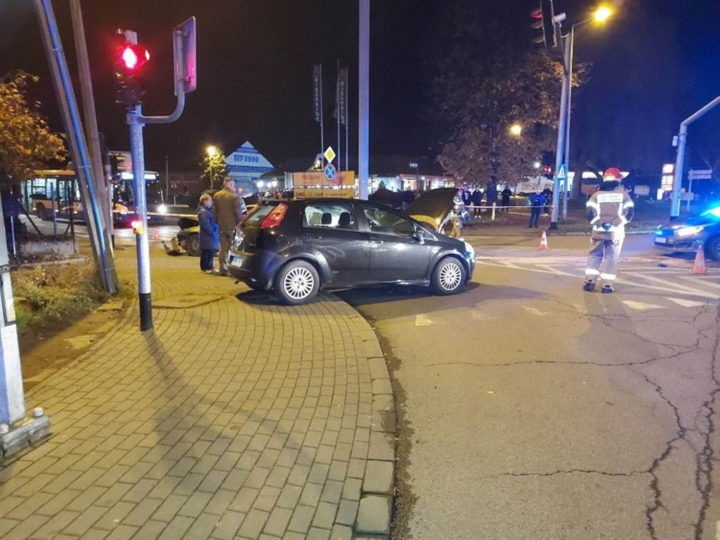 Samochód uderzył w pieszych. Dramatyczny wypadek w Tarnowie