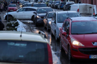 Paraliż na drogach w Małopolsce. Gigantyczne korki na Zakopiance i DK49. Sylwestrowicze wracają do domów