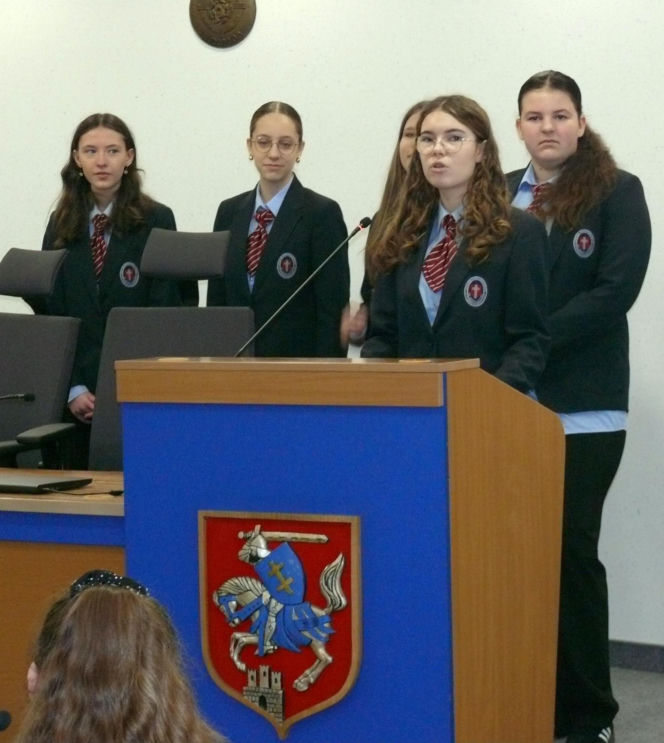 W Siedlcach odbyła się debata uczniów szkół podstawowych pt. „Czy pokolenia potrafią jeszcze ze sobą rozmawiać?”