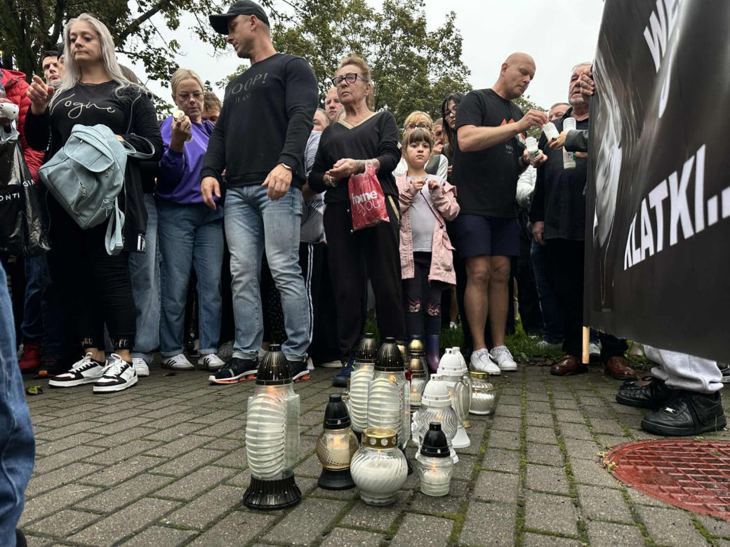 Setki osób upamiętniły Oliwiera. 20-latek zmarł po interwencji policji. "Zabili go jak zwierzę"